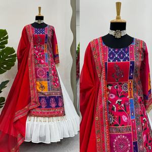 Nuevo diseñador Heavy Faux Georgette Impresión digital Trabajo hecho a mano Salwar Kameez Estilo moderno para fiesta Navratri Traje festivo - Product Image 1