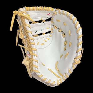 Gants de baseball robustes fabriqués pour les joueurs avertis, avec une construction durable pour la manipulation du ballon. - Product Image 2