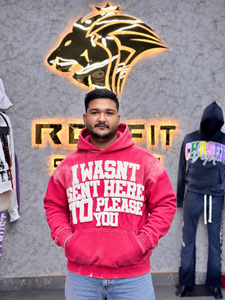 Sweat à capuche rose délavé personnalisé pour homme, avec motif lettres en relief, coupe oversize, style streetwear, en molleton épais, décontracté - Product Image 3