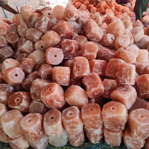 Piedra de Sal Rosa del Himalaya para Cabras y Ovejas, 1.5 kg, Forma Natural con Cuerda, Suplemento Mineral para Ganado - Product Image 4