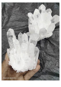 Grande géode de cristal naturel en quartz clair, tour d'énergie en cristal brut pour la décoration intérieure et les cadeaux - Product Image 4