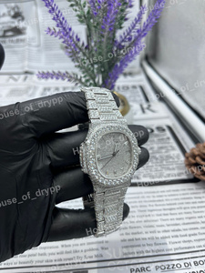 Reloj de Pulsera de Lujo con Incrustaciones de Diamantes de Imitación, de Acero Inoxidable, con Esfera de Cristal Analógica, Estilo Hip Hop, Unisex, Brillante, de Diseño, para Regalo - Product Image 4