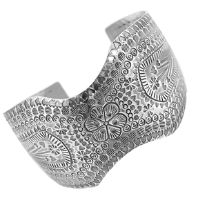 Pulsera de Plata de Ley 925 Hecha a Mano Silver Mountain con Grabado Floral en Espiral, Diseño de Doble Cara, Estilo Kada - Product Image 4