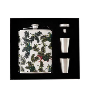 Petaca estampada de metal elegante para llevar en el bolso o cartera, accesorio de bar personal de moda. - Product Image 4