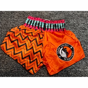 Shorts de Muay Thai OEM légers pour l'entraînement de boxe avec couleurs et impression de logo personnalisées - Product Image 2