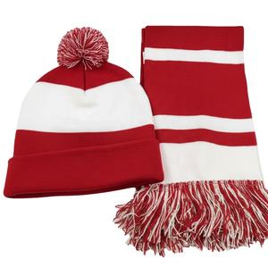 Ensemble bonnet et écharpe d'hiver pour femme en tricot uni 100 % acrylique avec logo personnalisé et symbole grec de sororité, imprimé par transfert thermique, 3 pièces - Product Image 3