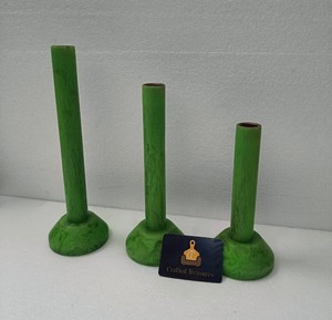 Ensemble de porte-bougies en résine époxy verte de style vintage, forme cylindrique, décoration d'intérieur, durable, de Crafted Treasures - Product Image 6
