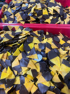 Snacks de Mango Cubiertos de Chocolate Gourmet que Combinan la Textura Masticable del Mango y el Delicioso Sabor a Chocolate - Product Image 3