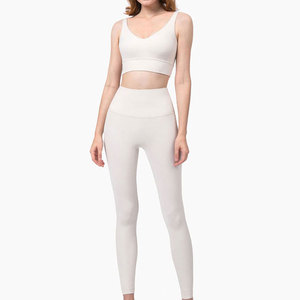 Conjunto de Top Corto de Punto Blanco de Color Sólido con Cuello Redondo y Leggings de Cintura Alta para Yoga y Fitness para Mujer - Product Image 4