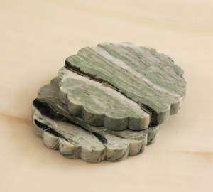 Juego de Cuatro Posavasos Metálicos Dorados, Posavasos Texturizados, Ecológicos, Aptos para Lavavajillas, Diseño Personalizable para Uso en el Hogar y la Cocina - Product Image 2