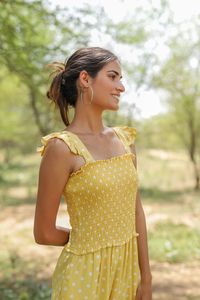 Vestido Amarillo con Estampado de Puntos, Cuello Cuadrado, Sin Mangas, con Volantes, Ajustado, Casual, Veraniego, Tejido Transpirable, Elegante para Mujer - Product Image 2