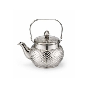 Elegante Tetera de Metal con Acabado Pulido para Preparar Té y Café y para la Presentación en la Mesa - Product Image 3