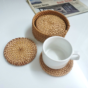 Ensemble de sous-verres ronds en rotin bohème avec boîte, faits à la main, résistants à la chaleur, antidérapants, écologiques, durables, réutilisables, diamètre 100 mm - Product Image 5