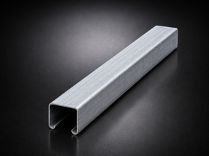 Profilé en U en métal structurel avec conception fabriquée avec précision pour le support de charpentes, les assemblages architecturaux et l'industrie - Product Image 1
