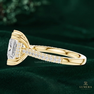 Anillo de promesa con diamante de laboratorio talla princesa brillante, banda triple pavé, doble punta, elegante estilo antiguo para tu mujer - Product Image 3