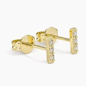 Pendientes colgantes con barra de diamantes de punta compartida - Product Image 1