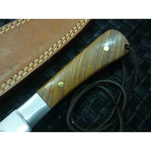 Couteau de chasse à lame en acier Damas fait main avec manche en bois, personnalisable, OEM, sur mesure - Product Image 6
