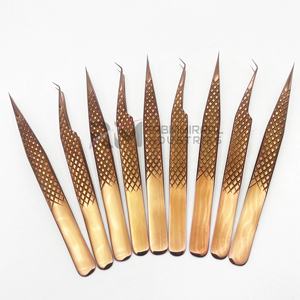 Pince à épiler pour extensions de cils RMI Shin Rose Gold Plasma Color, droite et à 45 degrés, en acier inoxydable, avec grip diamant. - Product Image 3