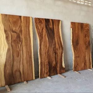 Mesa de comedor con borde vivo de madera natural maciza con patas de metal negro para decoración del hogar - Product Image 1