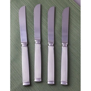 Cuchillo de Cena de Diseño Moderno con Rayas Metálicas, Vajilla Lineal Acanalada para Hotel, Proveedor Mayorista, Exportación a Granel - Product Image 1