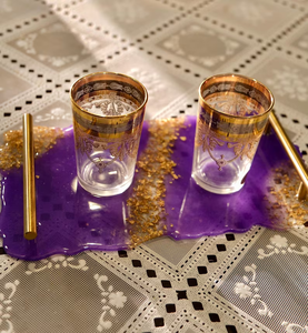 Personaliza tu Bandeja de Resina Hecha a Mano en tu Color Favorito, Tabla de Servir con Geoda de Amatista, Decoración Moderna para el Hogar, Perfecta para Bodas - Product Image 5