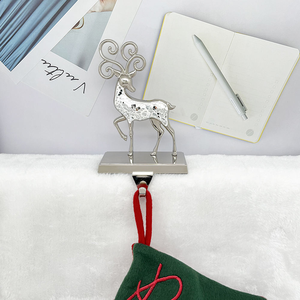 Colgador de Navidad Personalizado al por Mayor, Decoración de Ciervo con Mosaico Plateado, Soporte para Calcetines Navideños - Product Image 6