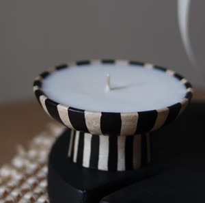 Elegante Recipiente de Cerámica para Velas con Diseño de Pedestal a Rayas, Una Sola Mecha, Larga Duración, Decoración de Lujo para el Hogar - Product Image 4