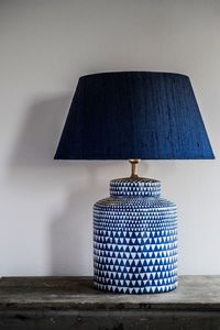 Lámpara Elegante de Lujo con Incrustaciones de Hueso, Diseño Moderno Hecho a Mano, Luminaria de Mesa Duradera para Diwali, Dormitorio u Oficina - Product Image 5