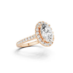 แหวนเพชรทรงวงรีทองคำ 14 กะรัต ดีไซน์หรูหรา ประดับเพชรเม็ดใหญ่ 2 กะรัต ด้วยการฝังแบบคลาสสิก พร้อมเพชรด้านข้าง 34 เม็ด และประดับด้วยความงดงามเหนือกาลเวลา - Product Image 3