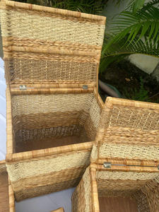 Juego de 5 cestas de almacenamiento ecológicas tejidas a mano con jacinto de agua natural y cáscara de maíz, ideales para restaurantes, hoteles y resorts. - Product Image 2