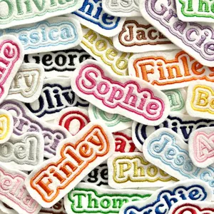 Parches de Nombre Bordados Personalizados Termoadhesivos para Ropa en Varios Colores y Estilos - Product Image 6