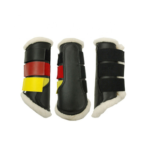 รองเท้าบู๊ตป้องกันขาสำหรับม้า ทำจากนีโอพรีน สีแดงดำล้วน - Product Image 4