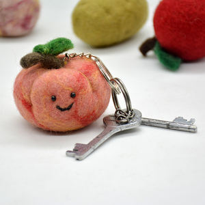 Porte-clés mignon en feutre de laine avec fruits mélangés |   Porte-clés en feutre fait main |   Porte-clés en feutre écologiques - Product Image 3
