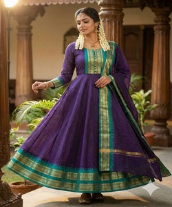 ชุดเดรสผ้าฝ้ายลายแจ็คการ์ดปักลายลูกไม้แบบดั้งเดิม พร้อมผ้าคลุมไหล่ สำหรับงานเทศกาล ราคาขายส่ง เสื้อผ้าชาติพันธุ์ สีม่วง - Product Image 4