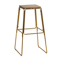 Best-seller Tabouret de bar design en métal avec dessus en bois Support doré pour salle à manger Hôtel & Bar by Ambience Lifestyle