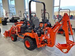 Tracteur diesel Kubota Bx23s 4x4 haute performance 22 CV avec chargeur intégré, pelle rétrocaveuse et équipement d'engrenage robuste - Product Image 6