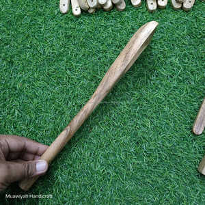 Juego de utensilios de cocina de madera de acacia natural, espátulas y cucharas de madera compatibles para cocinar, con forma y logotipo personalizados. - Product Image 3