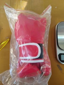 Guantes de Boxeo de PVC de Alta Calidad con Cierre de Velcro y Soporte para Muñeca para Adultos - Product Image 2