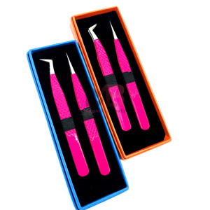 Pince à épiler rose vif pour pose de cils volume russe professionnelle, en acier, haute précision, avec grip diamanté - Product Image 1