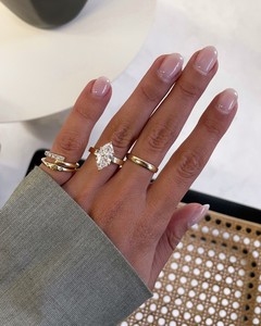 Bague de fiançailles en diamant de laboratoire taille marquise 3 carats, certifiée IGI, solitaire à 6 griffes, bande plate - Product Image 3