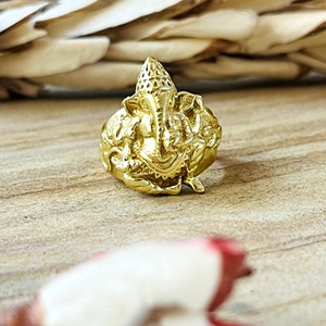 Bague Lord Ganesha, modèle populaire, en laiton tribal plaqué or 18 carats, motif Dieu Éléphant, bijoux spirituels unisexes pour la vente en gros/OEM/ODM - Product Image 1