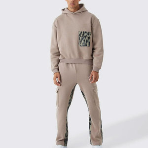 Survêtement unisexe beige à capuche, patchwork camouflage, pantalon de jogging décontracté pleine longueur avec poches latérales, taille élastique, idéal pour l'hiver, 100% coton - Product Image 1