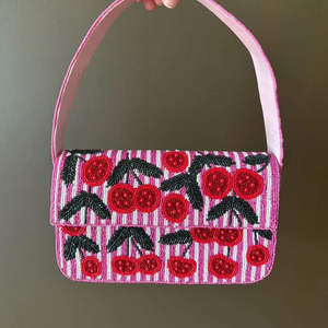 Sac à main décontracté indien fait main de luxe avec accessoires de mode en cristal, poignée perlée multicolore et style local durable - Product Image 1