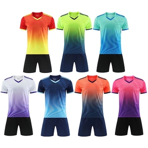 Tenue de football pour jeunes, dernier design, respirante, couleur personnalisée, uniforme de football sur mesure, meilleure qualité, vêtements de sport pour le football - Product Image 4