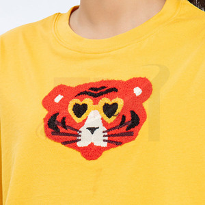 T-shirt décontracté jaune pour femme avec broderie tigre, col rond, manches courtes, 100 % coton jersey, coupe ample, idéal printemps-été - Product Image 5