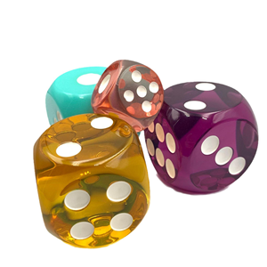 Dés de jeu personnalisés à prix d'usine, dés en résine plastique transparente colorée, cube à coins arrondis pour jeux de société - Product Image 1