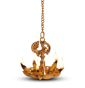 Lámpara de aceite colgante de latón con diseño de pavo real indio, cadena de diya, Thooku Vilakku, decoración tradicional para templos y Puja, diya colgante al por mayor - Product Image 1