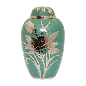 Urna Funeraria Metálica Rosa Vintage para Cenizas de Adultos con Motivos Florales Botánicos de Latón Hechos a Mano - Product Image 4