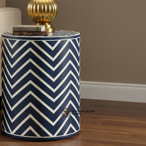 โต๊ะข้างเตียงทรงเชฟรอนฝังกระดูกสีน้ำเงินสไตล์โมเดิร์น งานแฮนด์เมด เฟอร์นิเจอร์ห้องนอนสุดหรู โต๊ะไม้ทรงกลมสำหรับห้องนั่งเล่น - Product Image 2