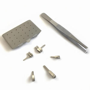 Juego de micropinzas Acland para microcirugía con caja y aplicador de pinzas - Product Image 6